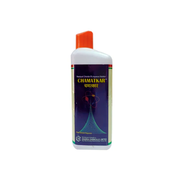 Chamatkar Growth Regulator bottle – containing Mepiquat Chloride 5% aqueous solution. A plant growth regulator designed to control excessive vegetative growth, promote stronger stems, improve nutrient distribution, and enhance yield and quality in crops like cotton and cereals.